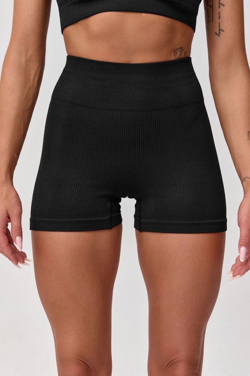 Damskie spodenki SEAMLESS CLOUD SHORTS